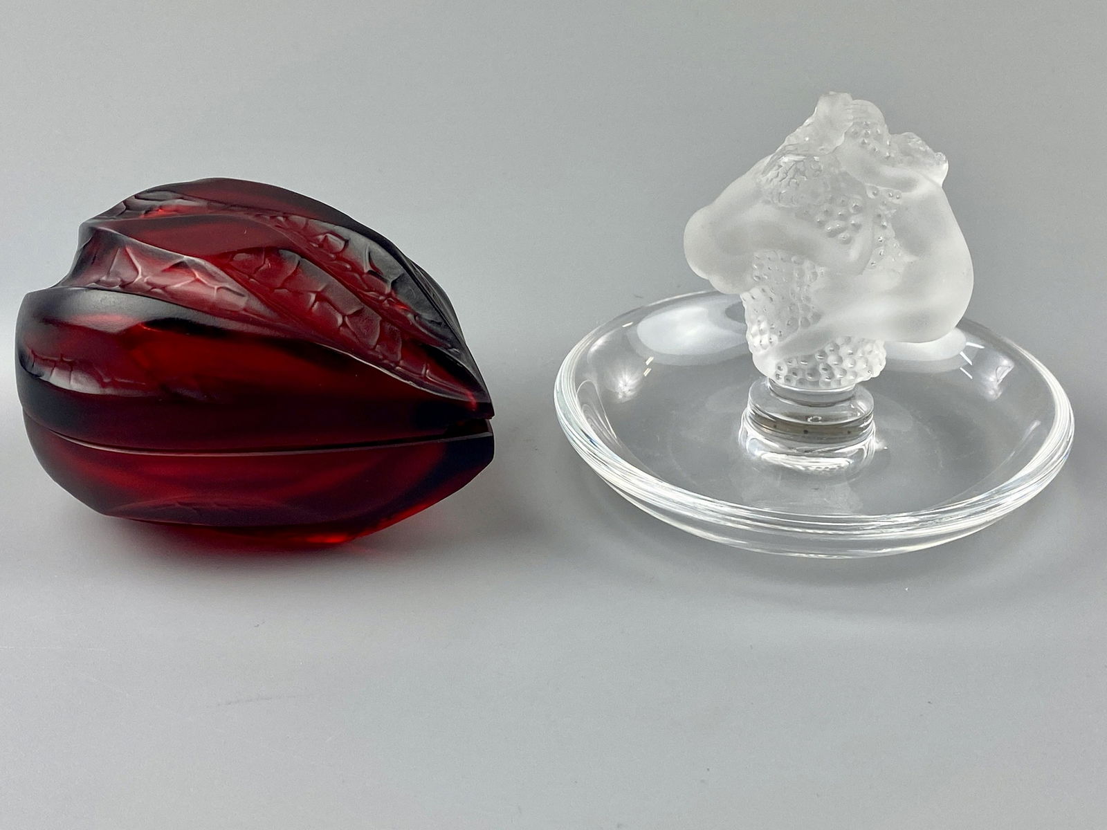 Pair of Lalique Items, Small Dish and Covered Box (1 of 11)