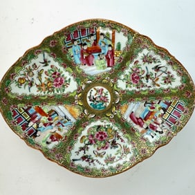 Rose Medallion Oval Tazza Dish, 19th Century