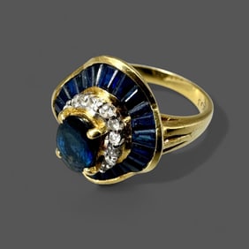 18K Ladies Ring with Blue Sapphire