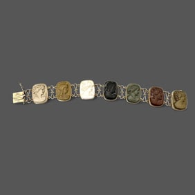Ladies 14k Gold Cameo Bracelet