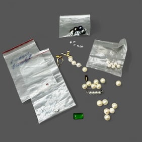 Grouping of Loose Diamonds, Gemstones and Pearls
