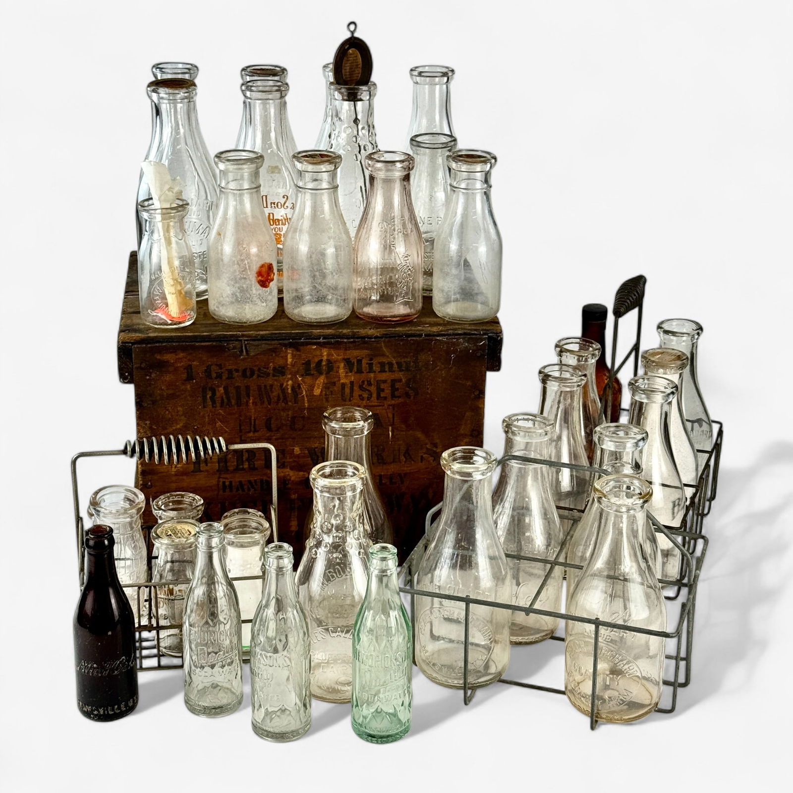 Large Collection of Kentucky and Ohio Milk Bottles (1 of 6)