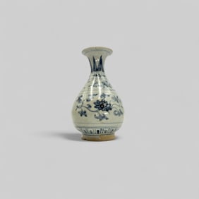 Porcelain Bottle with Underglaze Blue, Ming