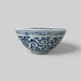 Porcelain Bowl in Underglaze BLue, Ming, late 15th