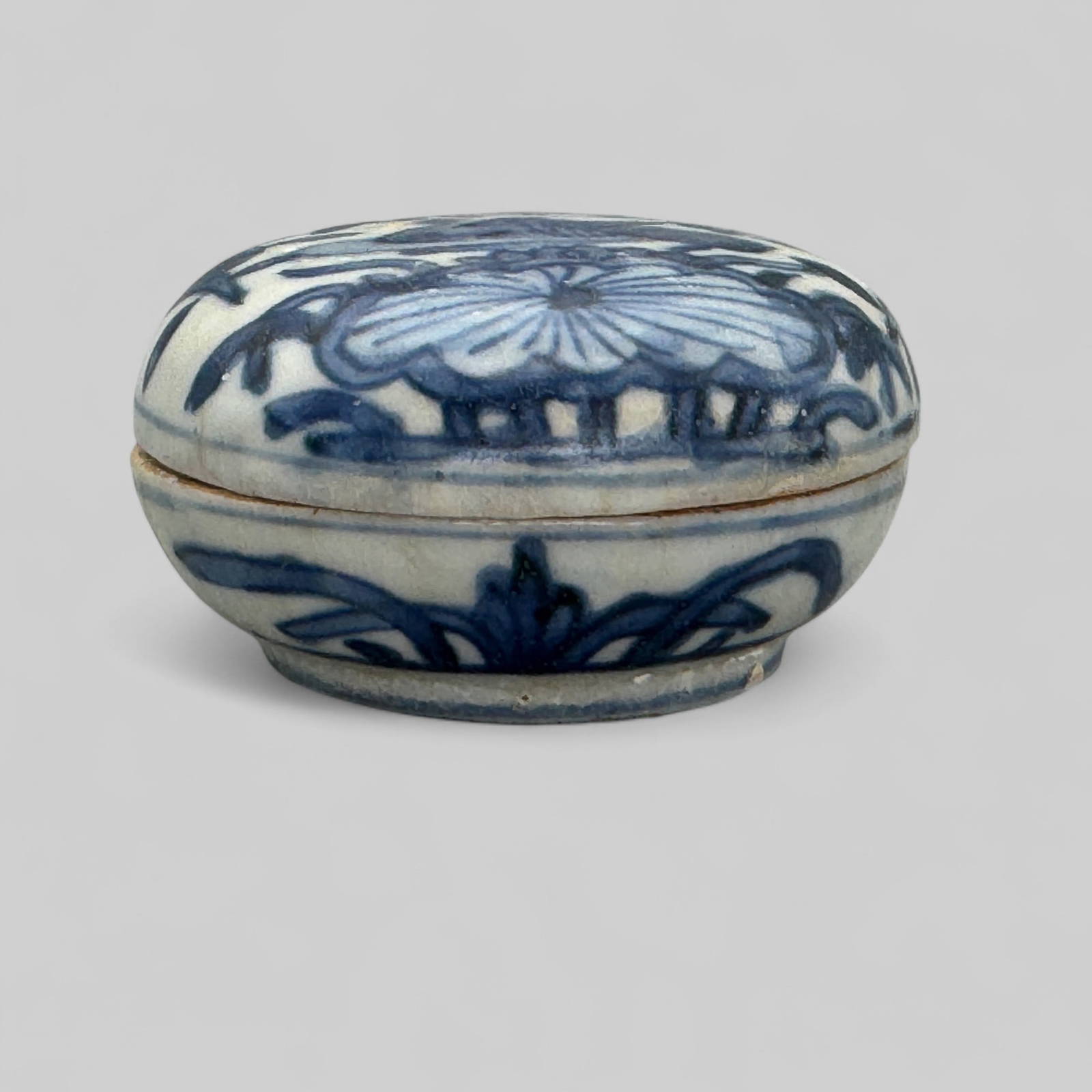 Porcelain Box with Cover, Ming