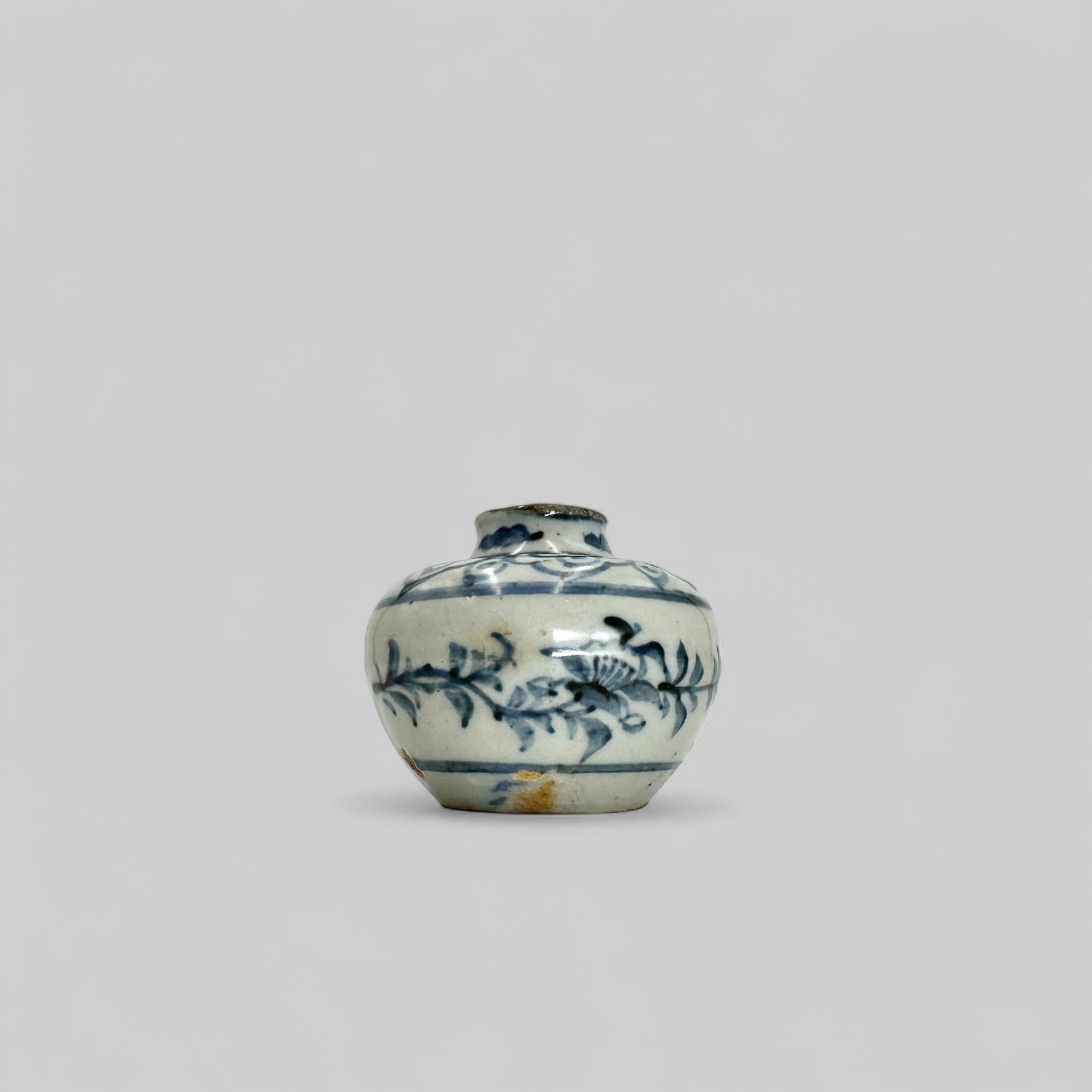 Porcelain Jar in Underglaze Blue, Ming (1 of 9)