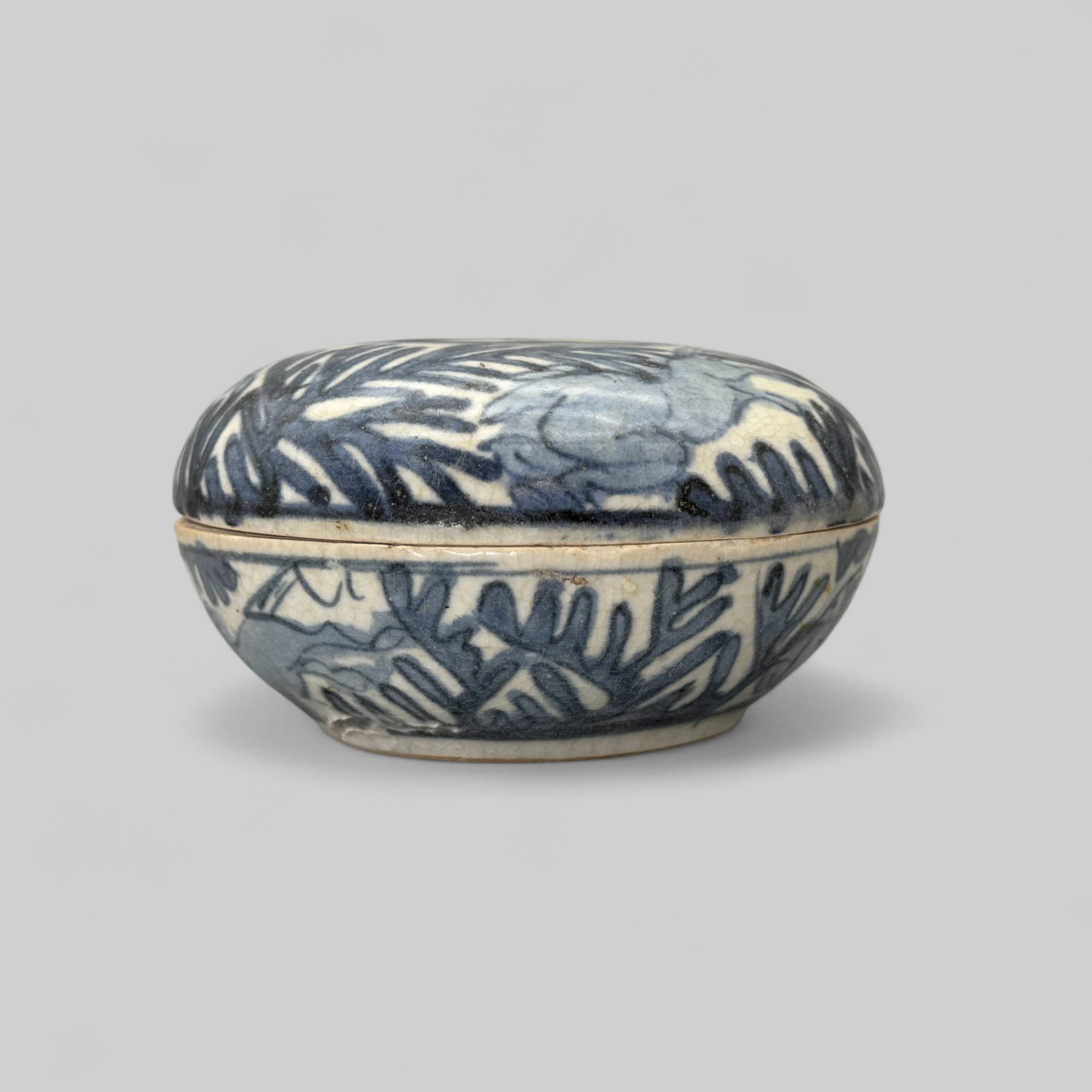 Porcelain Covered Box in Underglaze Blue, Ming