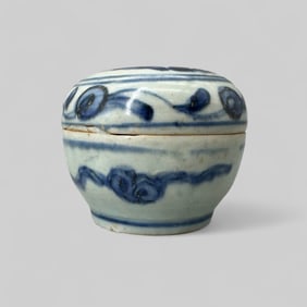 Porcelain Covered Box in Underglaze Blue, Ming