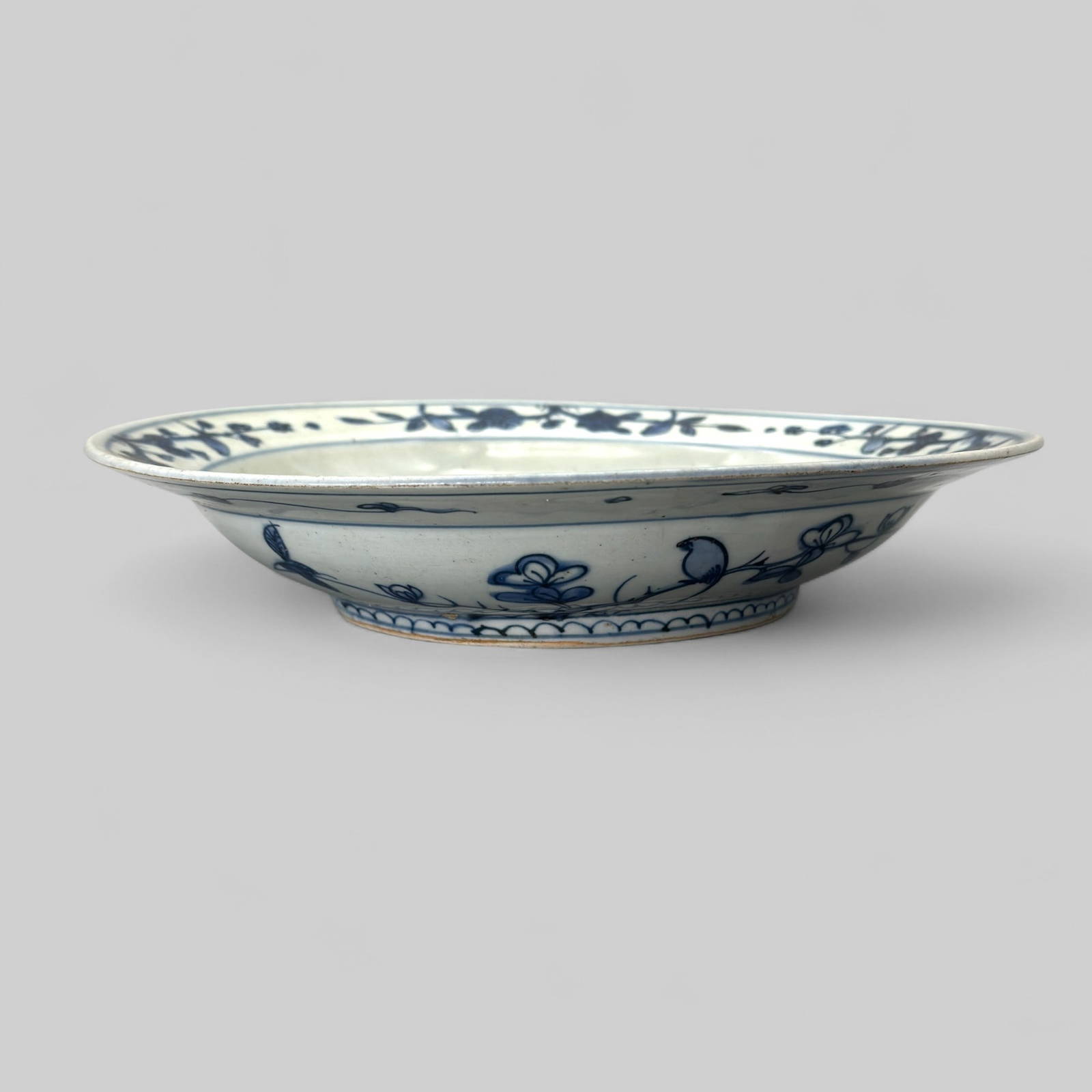 Porcelain Dish in Underglaze Blue, Ming, 17th Century