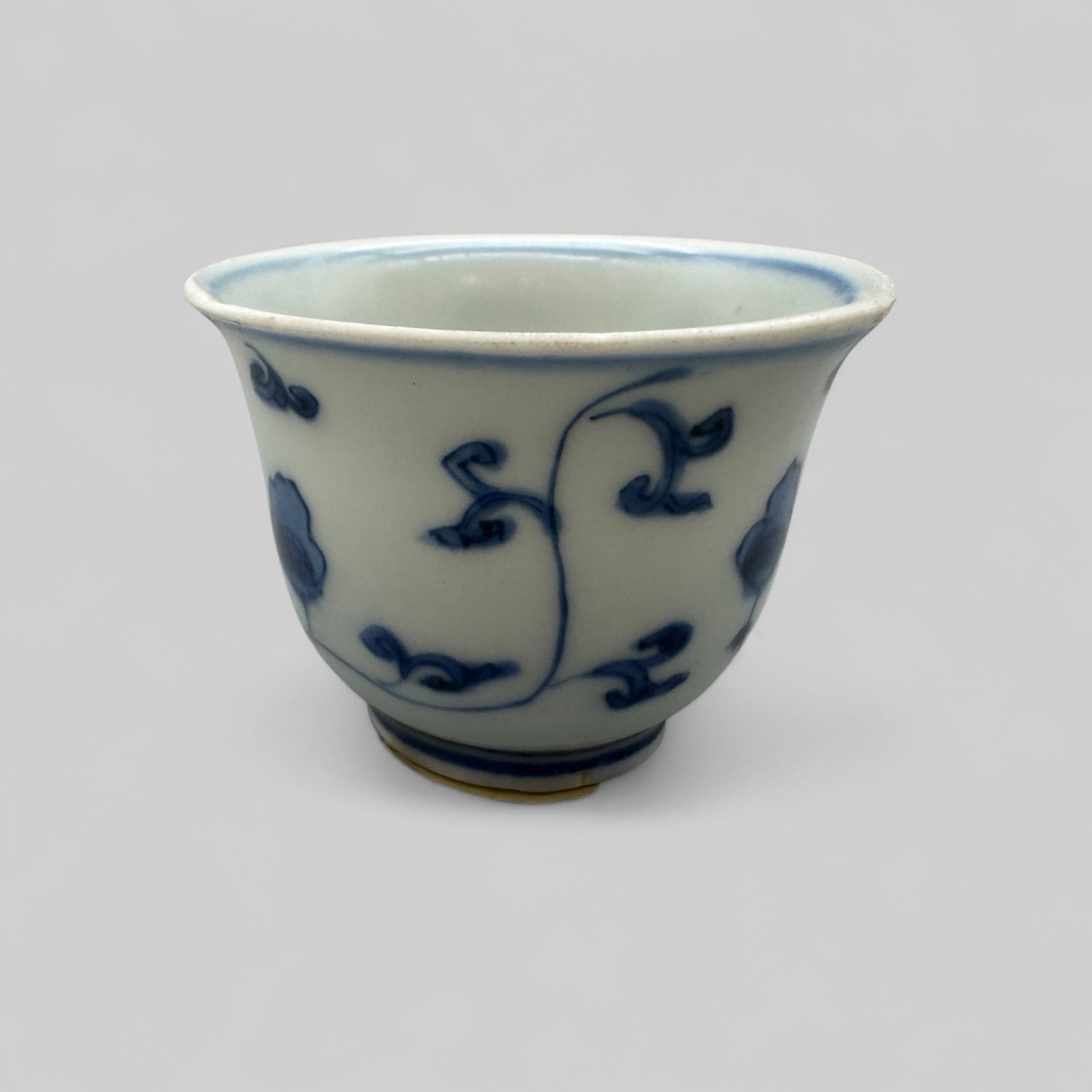 Porcelain Cup with Underglaze Blue, Ming, 17th Century (1 of 7)