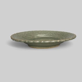 Longquan Celadon Scalloped Dish