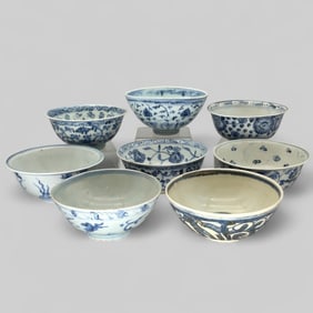 Eight Ming blue and White Decorated Bowls