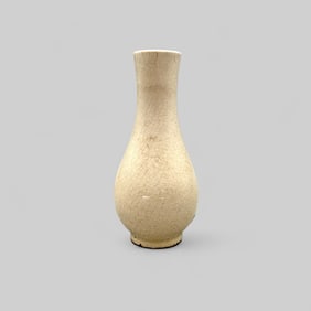 A Ming Cracked Ware White Glazed Vase