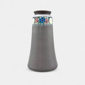 Rookwood Vellum flora. Patti Conant.1915.