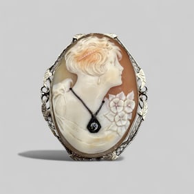 Cameo Pendant in Art Nouveau Bezel