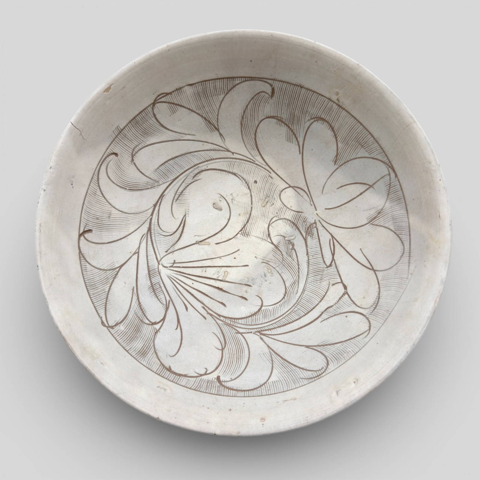 Cizhou Ware Sgraffito Floral Decorated Bowl