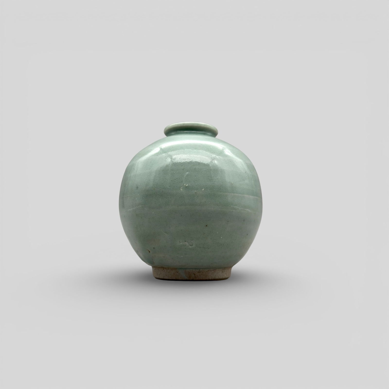 A Crazed Bulbous Qingbai Vase (1 of 9)