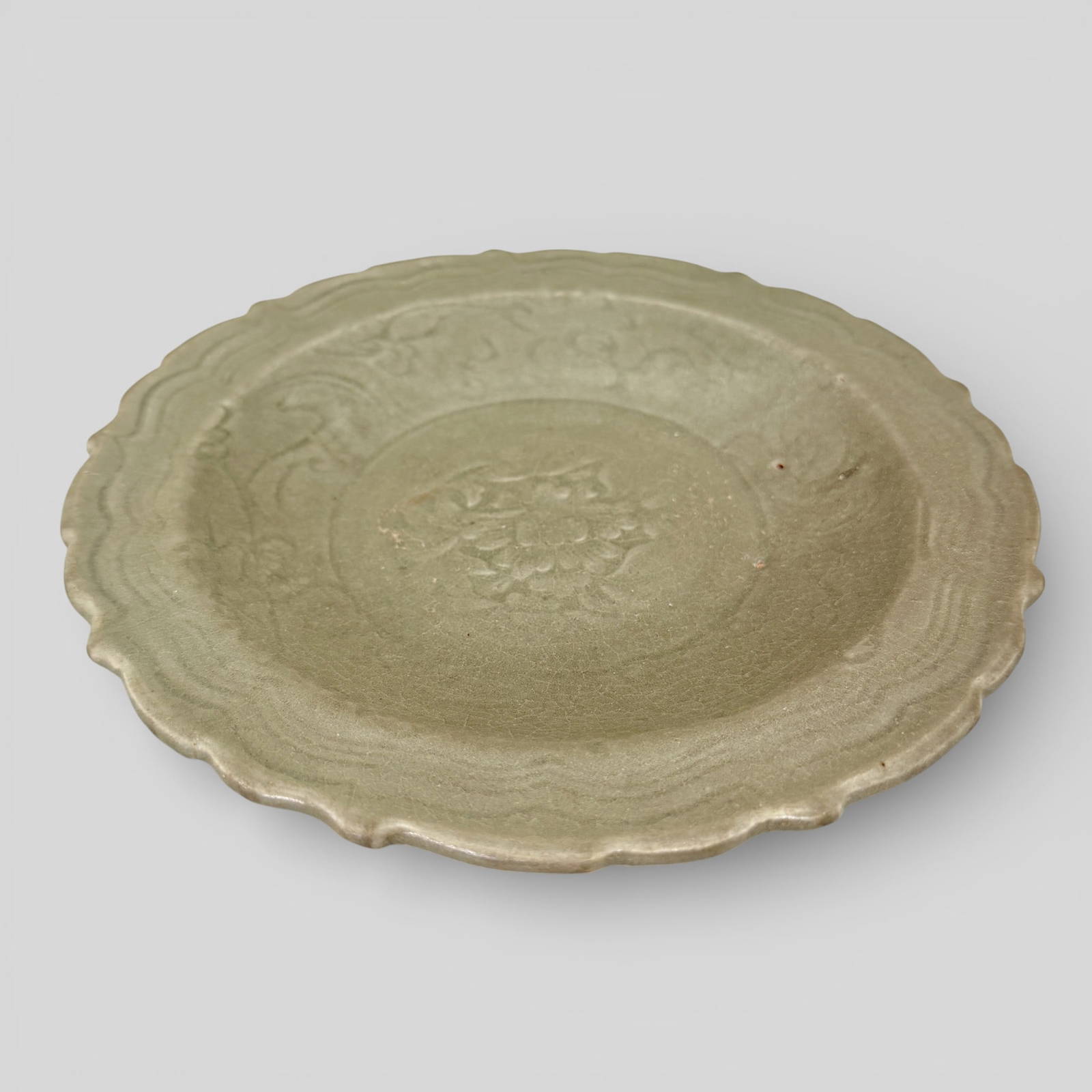 Song/Yuan Scalloped Decorated Celadon Plate