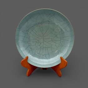 Qing Dynasty Monochrome Cracked Ware Charger