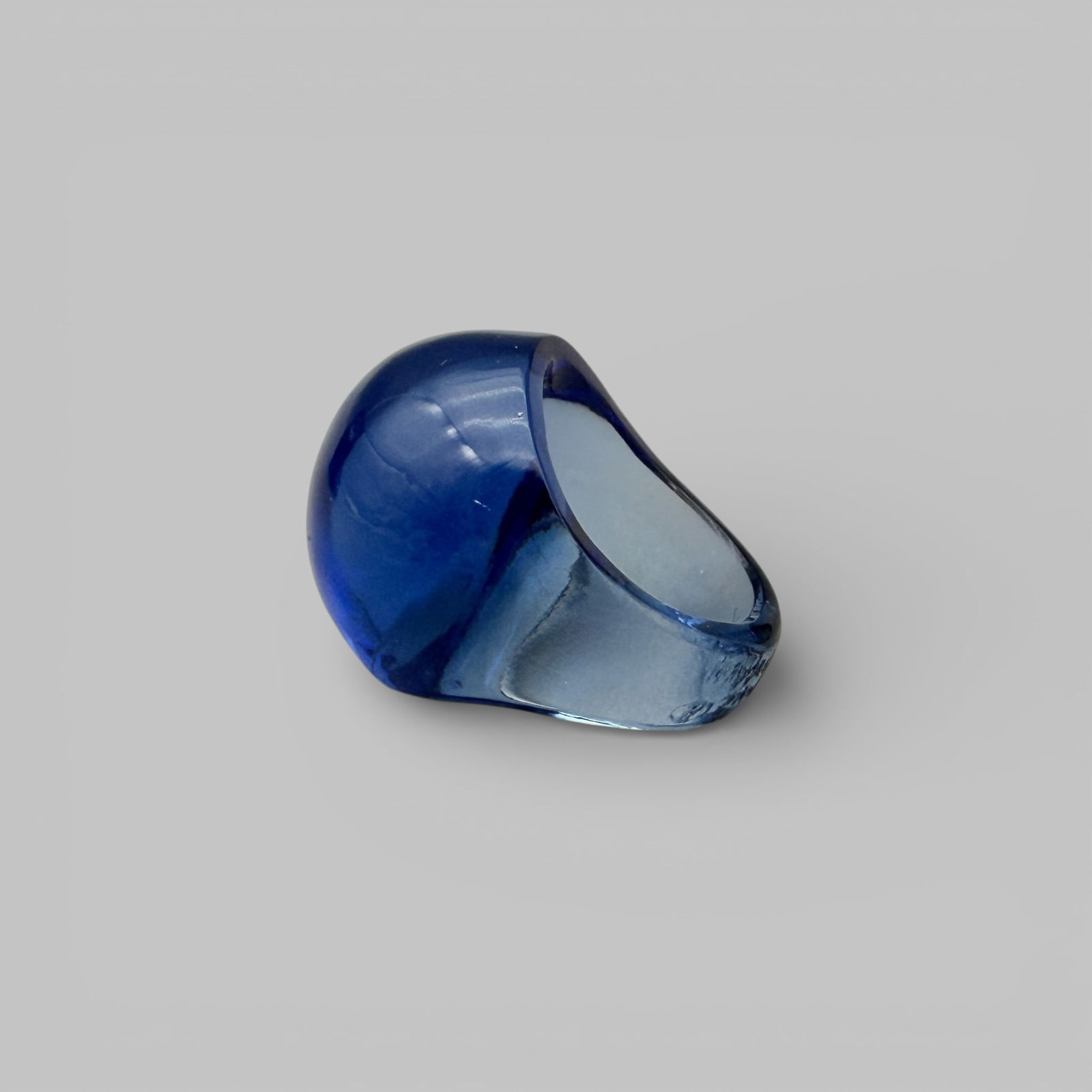Lalique Blue Crystal Dome Ring: Housed in original Lalique, Paris box