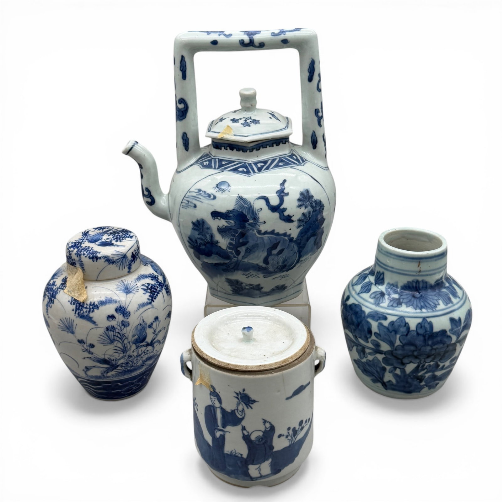 Four Chinese Blue and White Vessels (1 of 14)