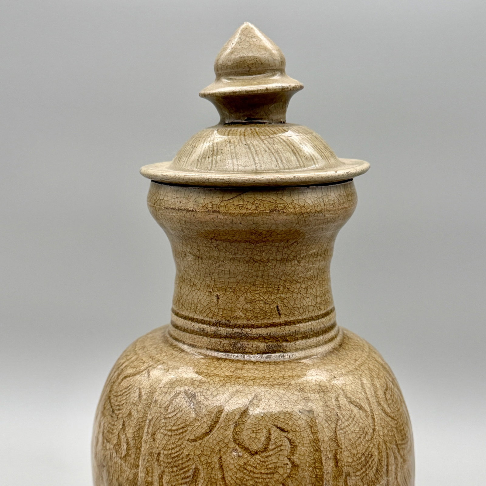 Longquan Celadon Carved Lidded Vase - 5