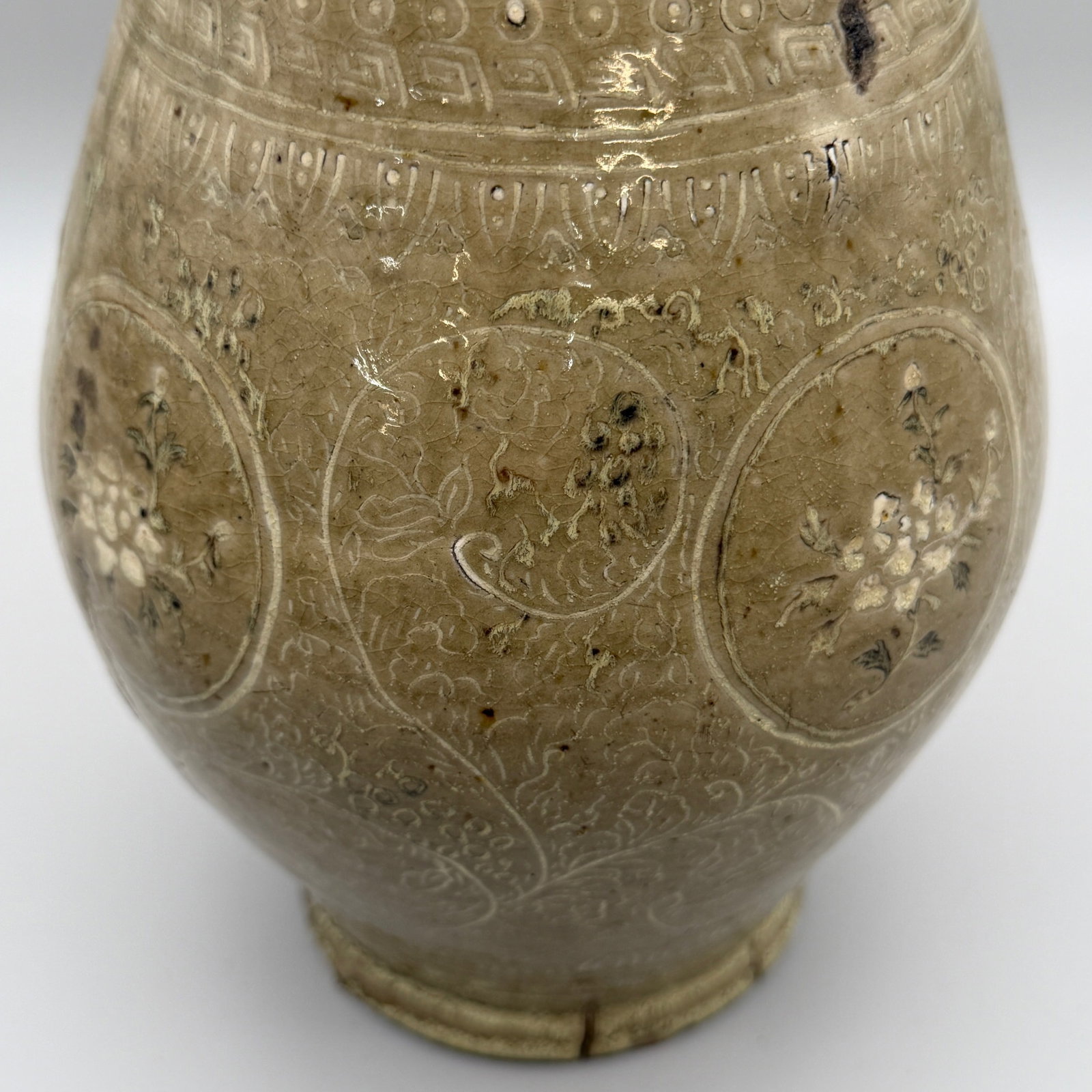 Early Korean Celadon Vase - 5