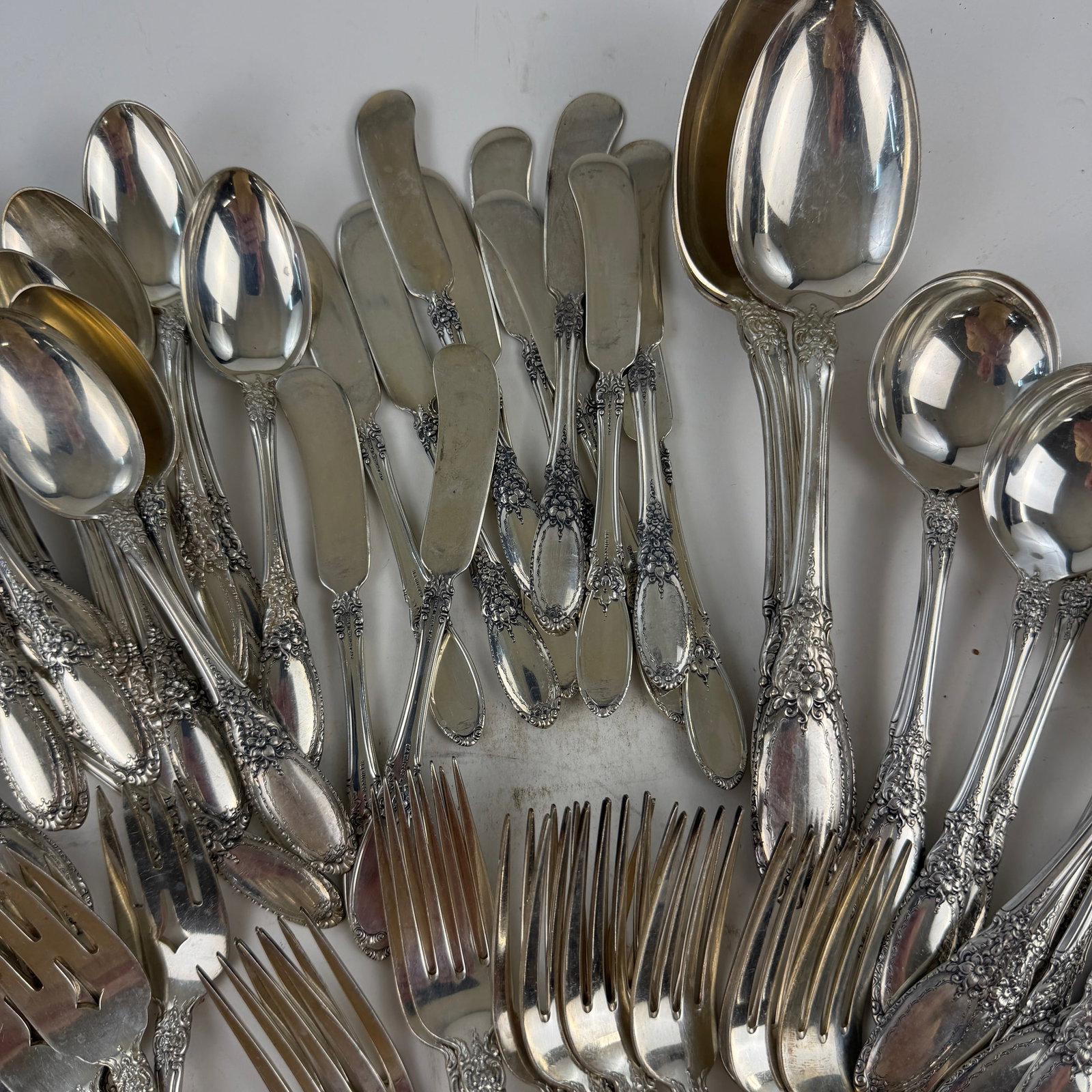 Large Set of Towle "Old Mirror" Pattern Flatware - 3