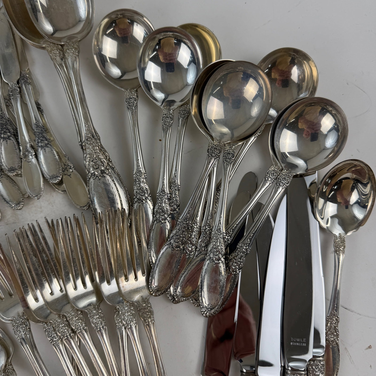Large Set of Towle "Old Mirror" Pattern Flatware - 4