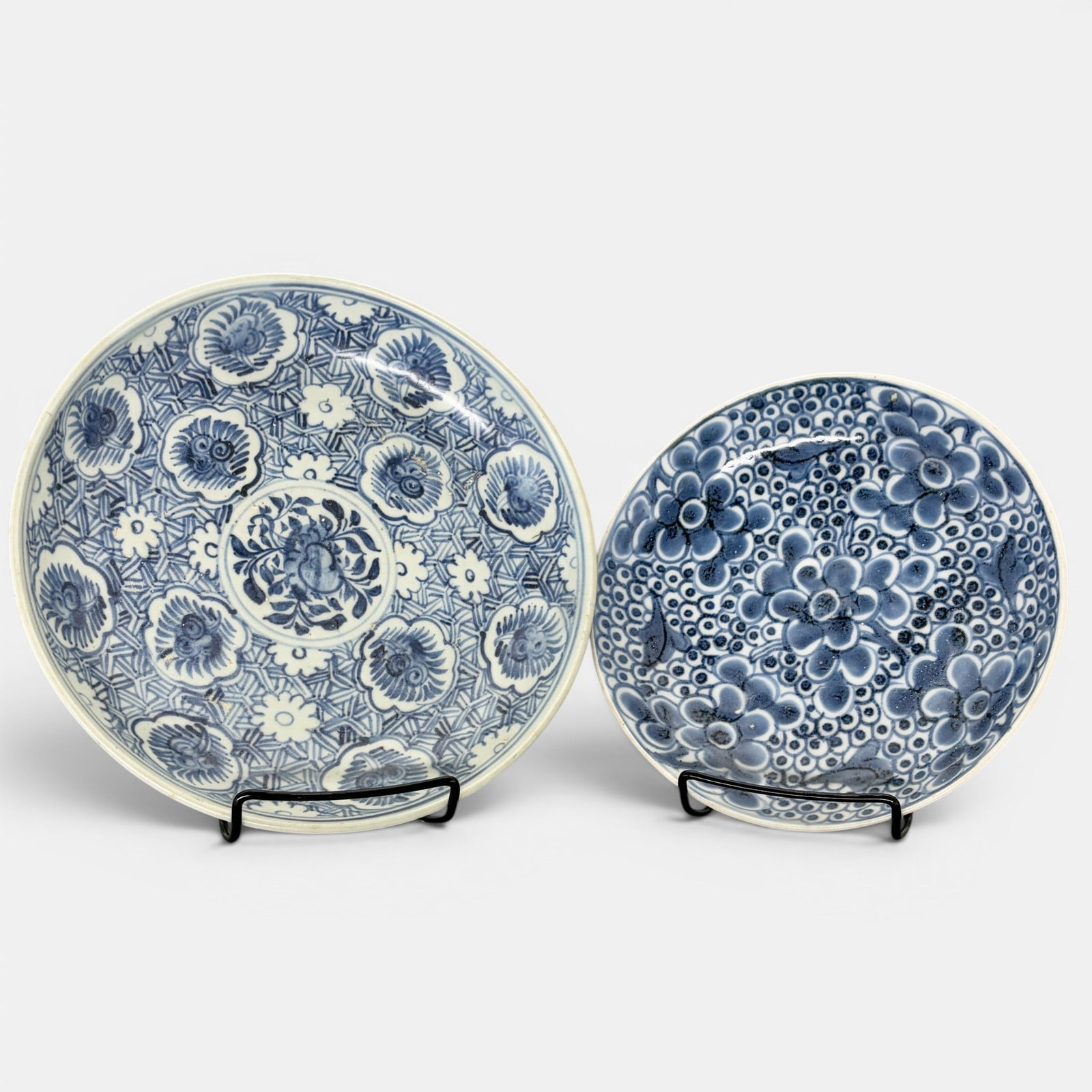 Pair of Ming Blue and White Plates (1 of 7)