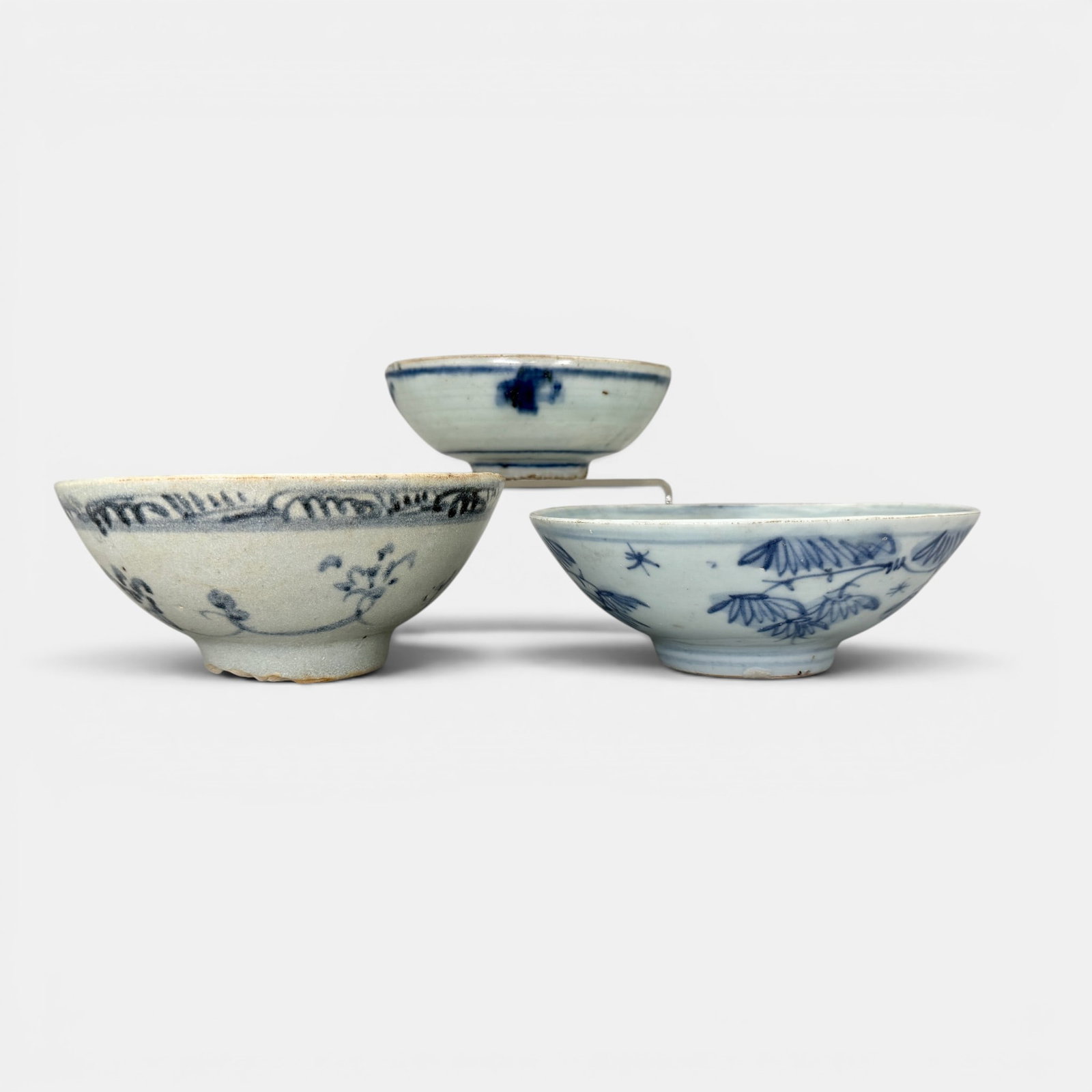 3 Shallow Ming Blue and White Bowls (1 of 10)