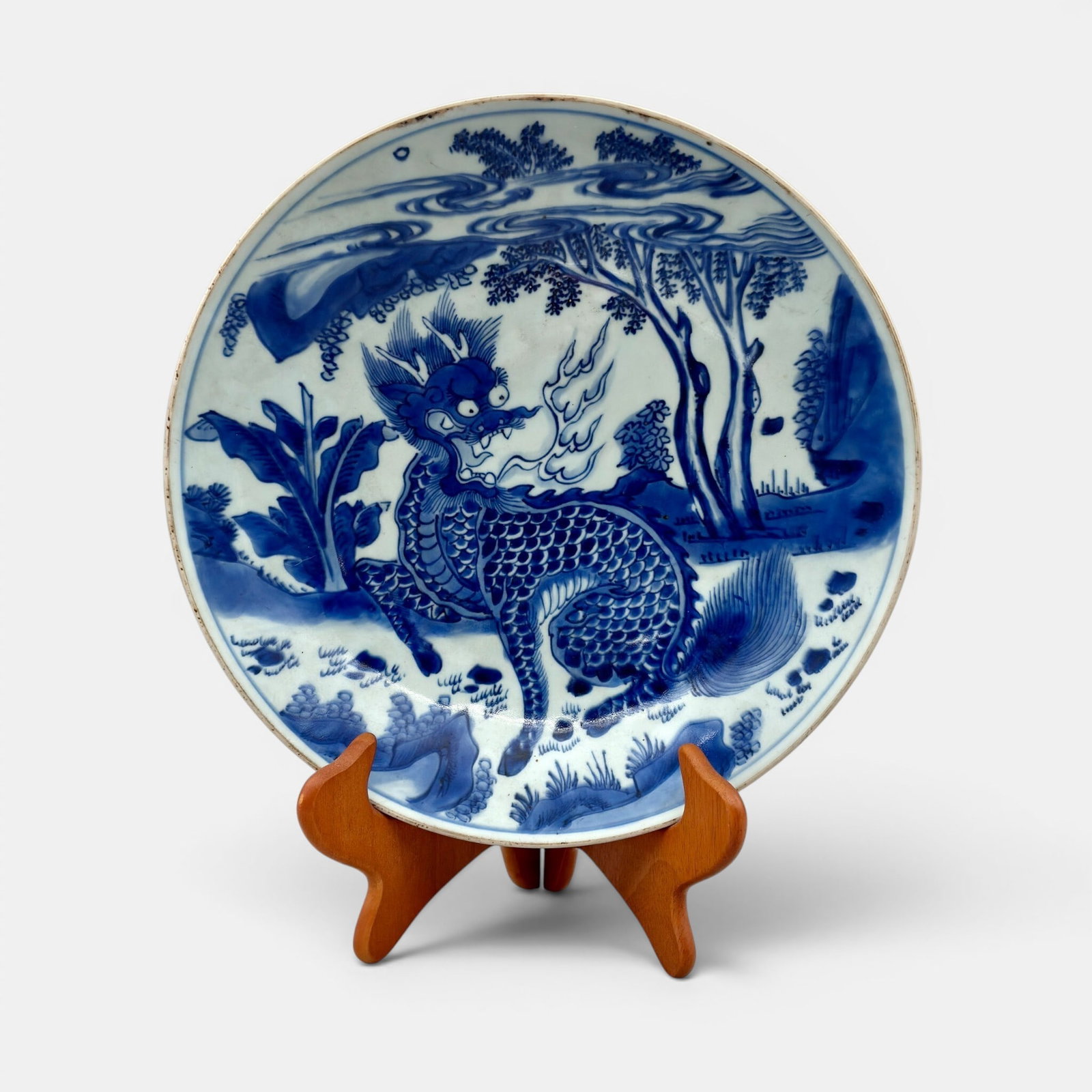 Transitional Qilin Charger in Blue and White (1 of 9)