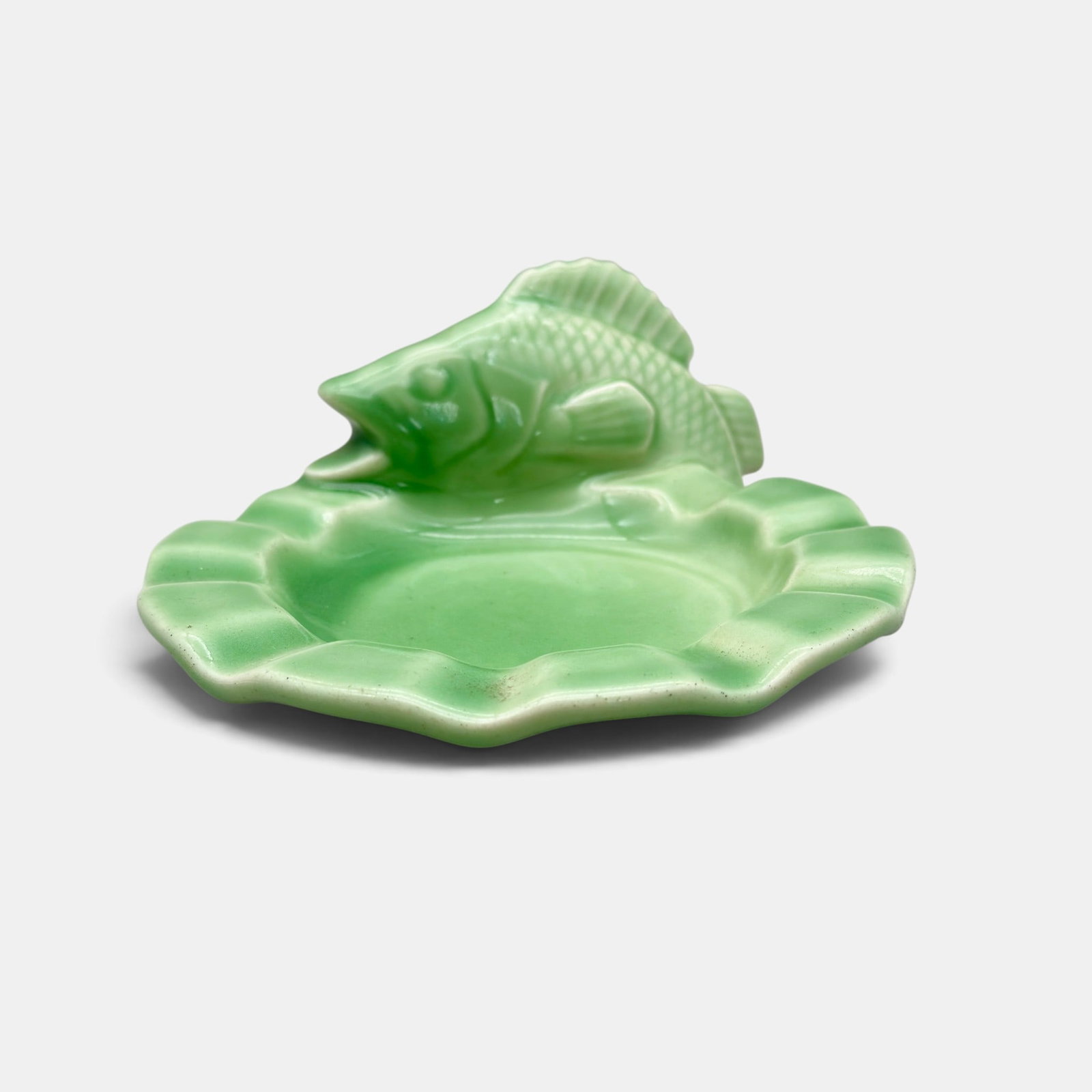 Rookwood Fish ashtray in green, 1942 (1 of 3)