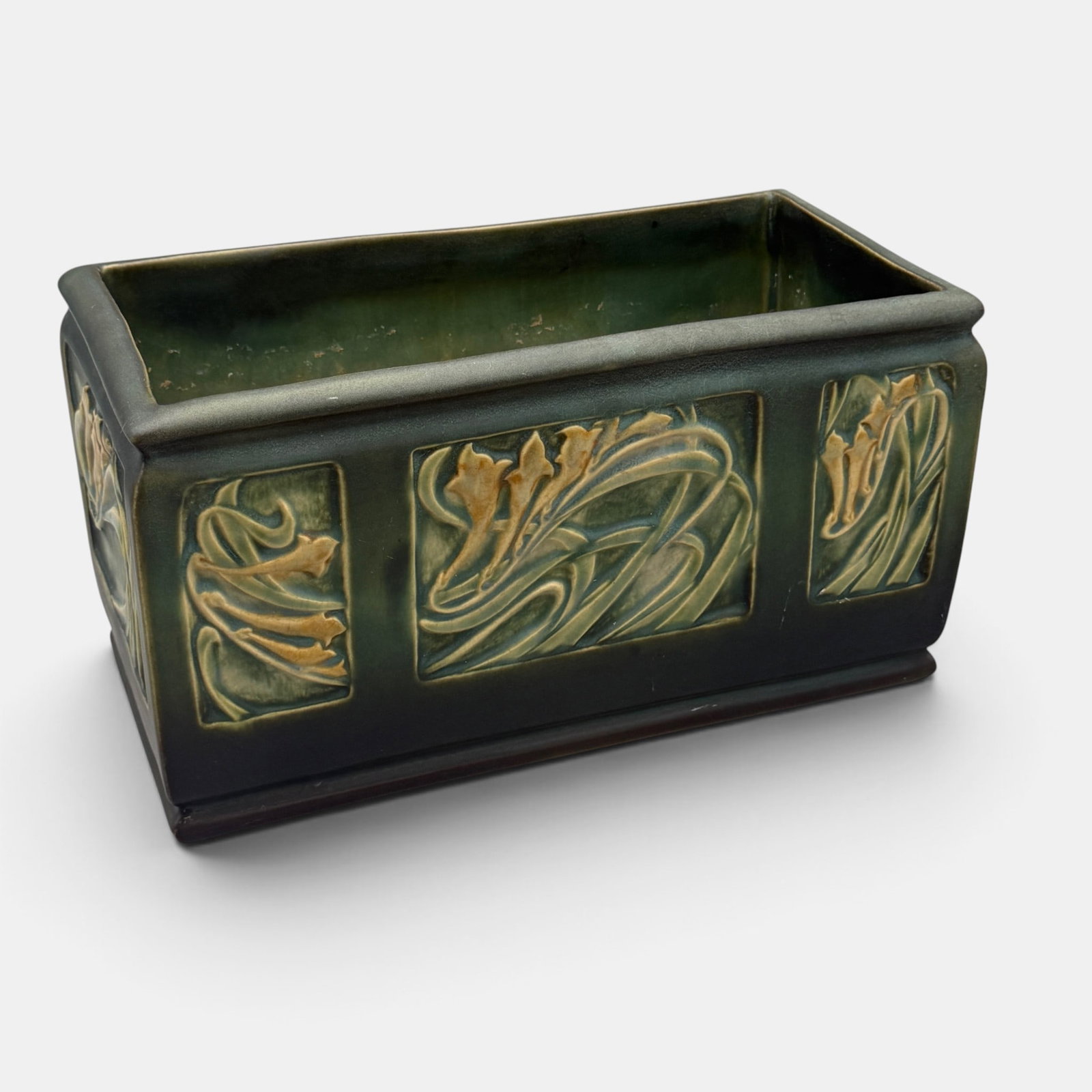 Roseville Rosecraft Panel planter - 2
