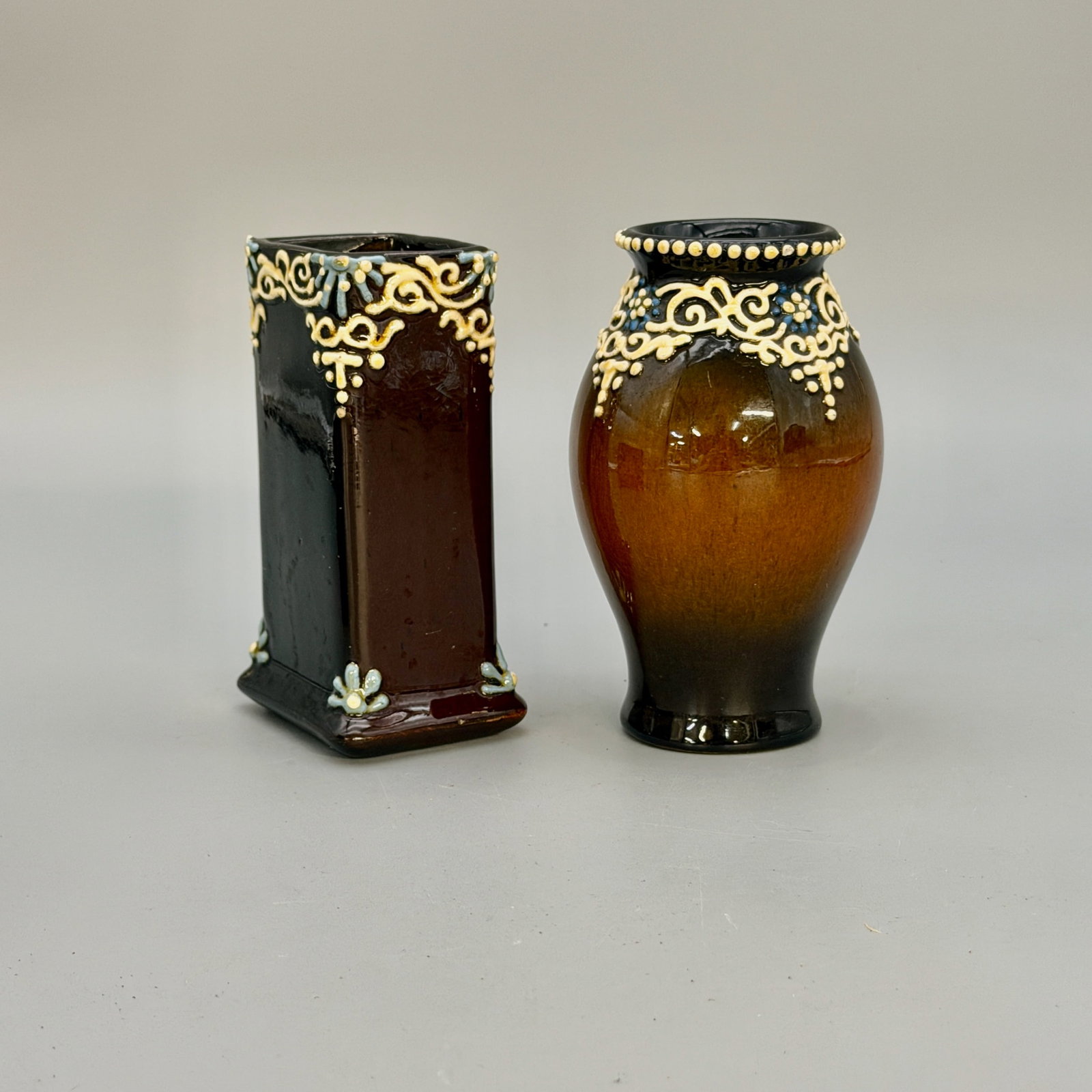 Four Weller Turada small vases - 4
