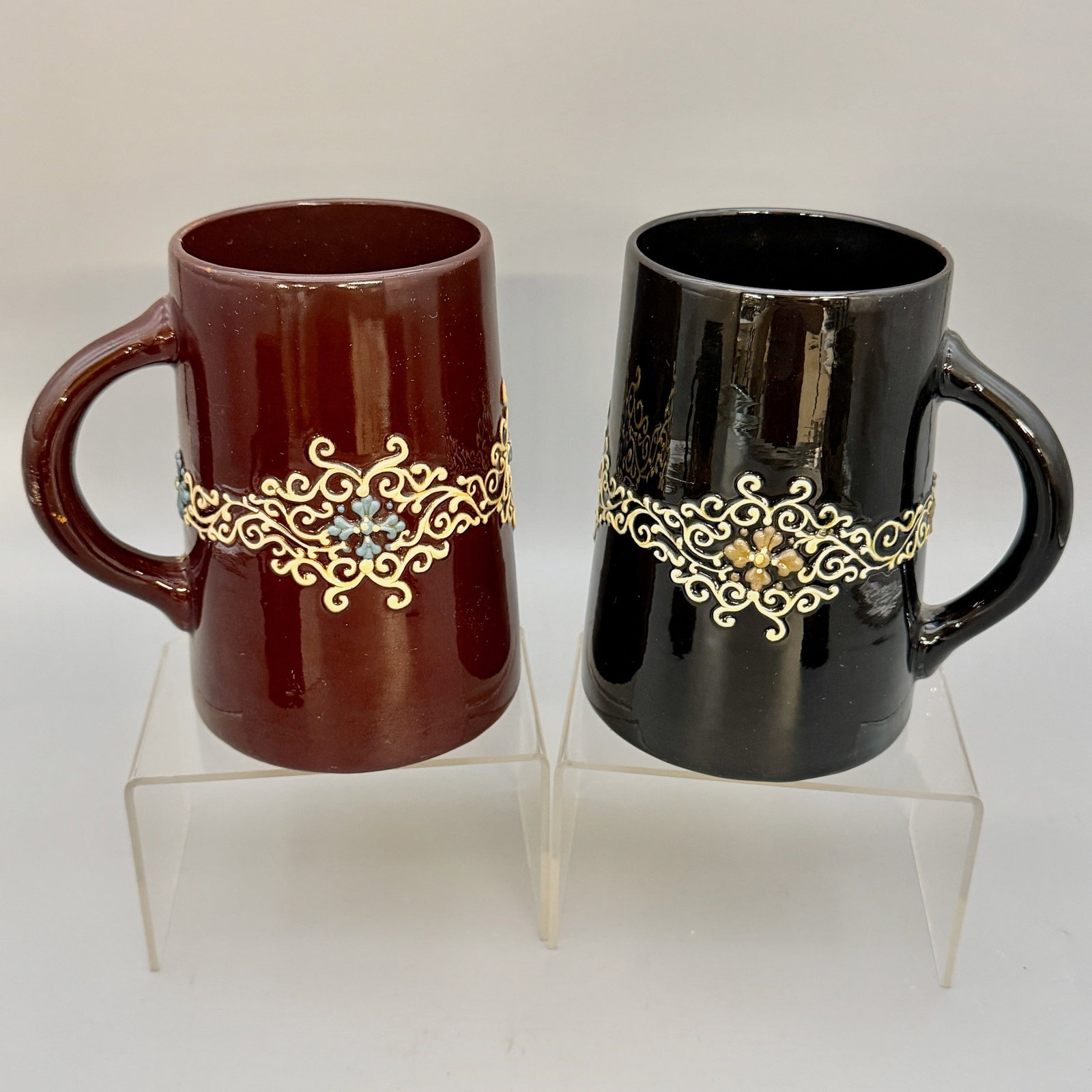 Five Weller Turada mugs - 4