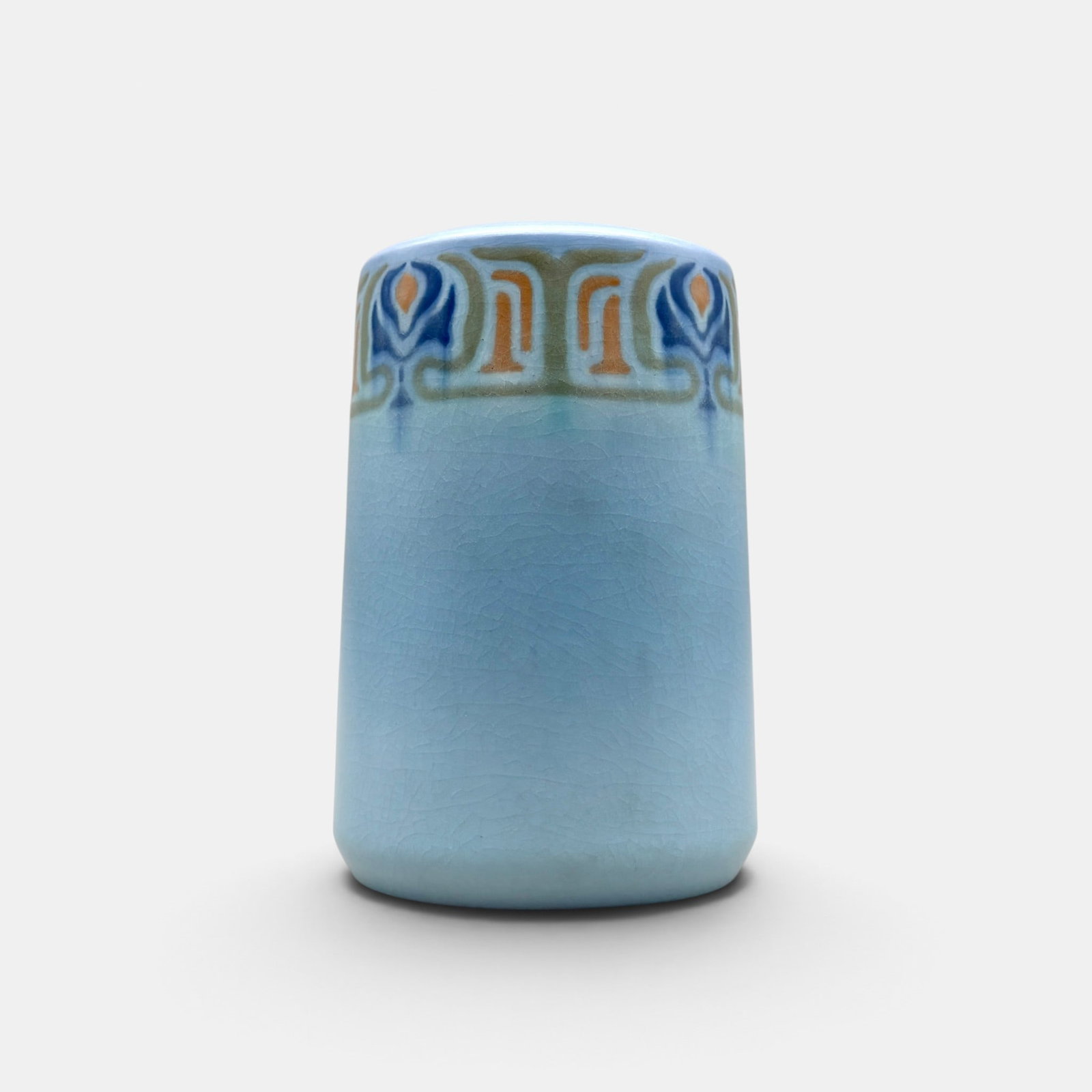 Rookwood Vellum vase, stylized peacock feathers, Diers, 1915. (1 of 4)