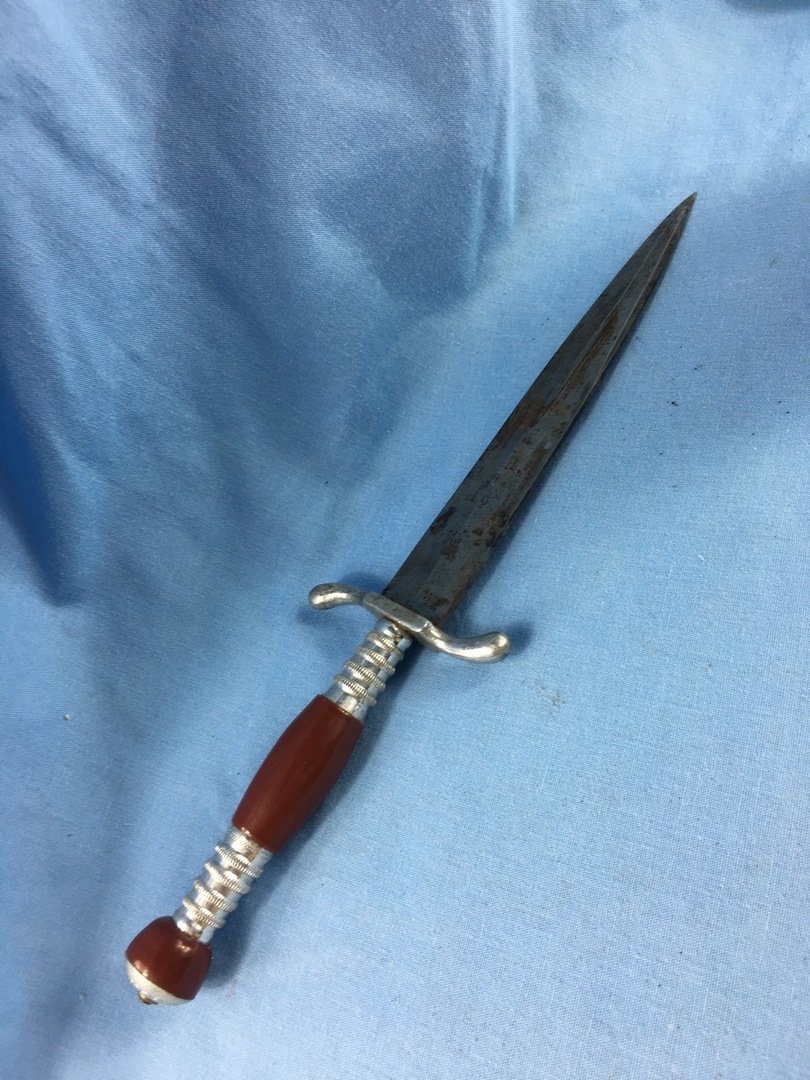 Cleveland Cuterly Knife: 10" long x2.5" widehandle doesn't Look original Japan