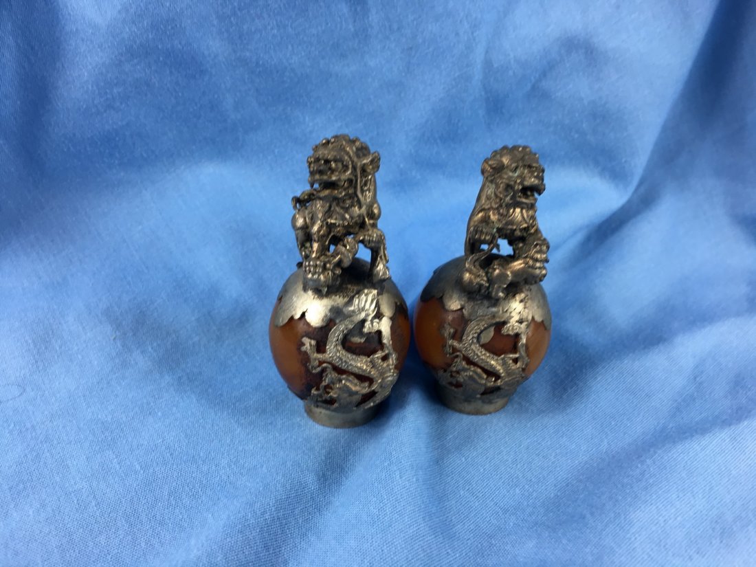 Small Foo dogs on Marble, nice art deco Look: Two foo Dogs on marble 2.5"x1.5"