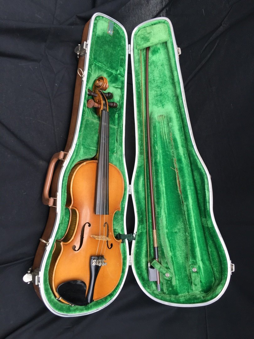 E R Pfretzschner Mittenwald violin 1970: 22"x7" Bow is signed roth glasser