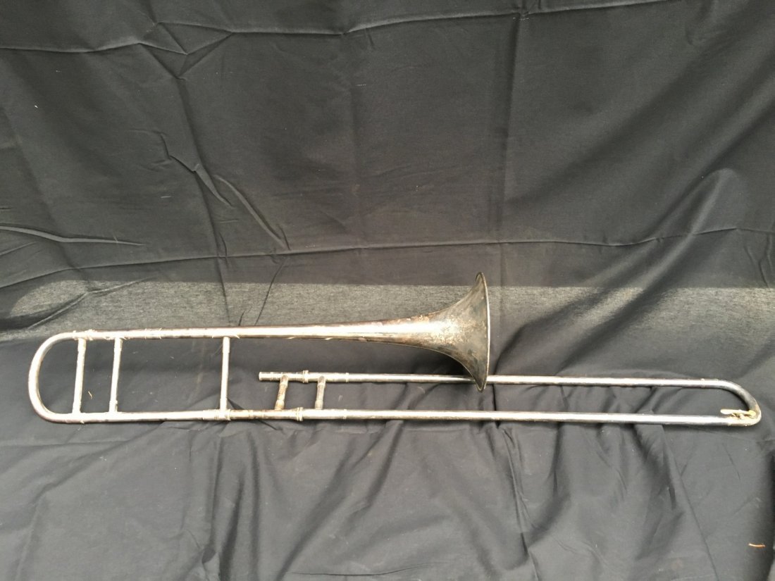 Trombone Henri Paris Cleveland: 42" long ,