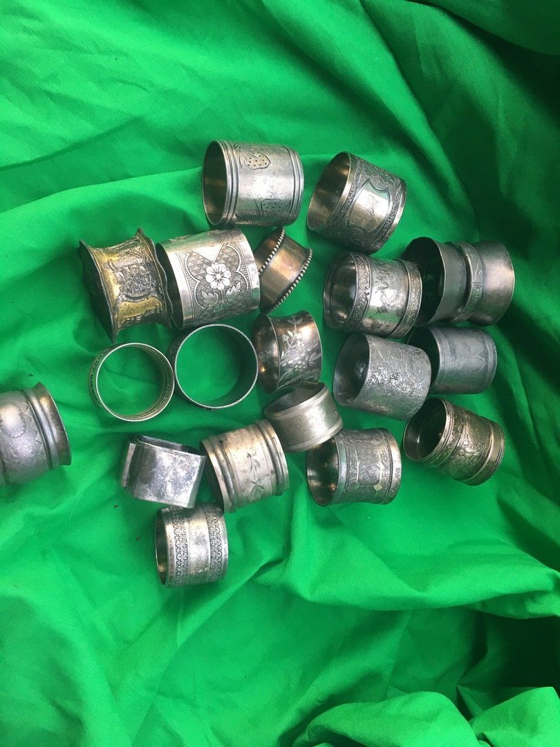 Silverplate napkin Ring lot: A very nice lot of Silver plate napkin rings