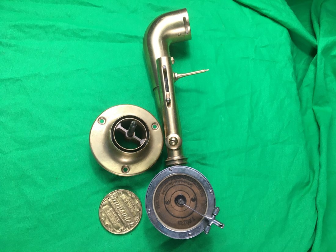 Brunswick 1917 repeater Arm and misc: BRUNSWICK-BALKE-COLLENDER COMPANY Record player arm 11"x3"