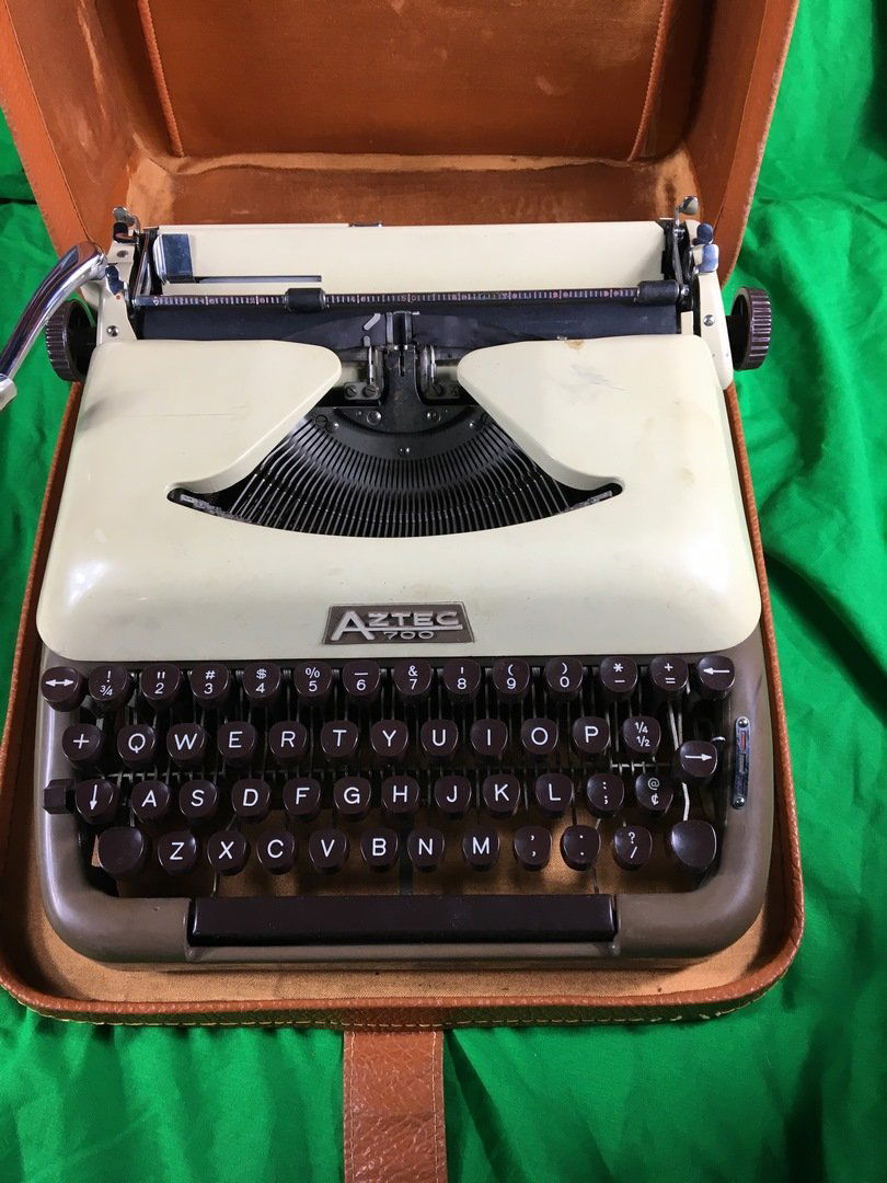 Vintage Aztec 700 Typewriter