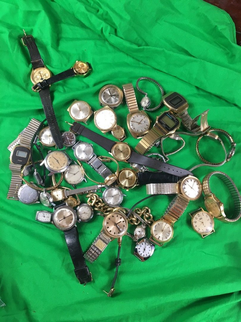 lot of 40 timex watches: Lot of 40 timex watches