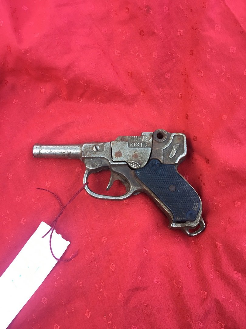 vintage toy Kilgore Officer Pistol Cap Gun: It measures 3.75" x 5.75"