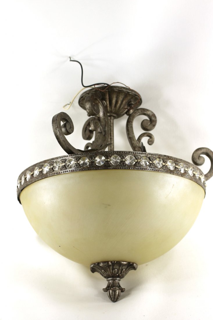 Light Fixture: Modern light fixture