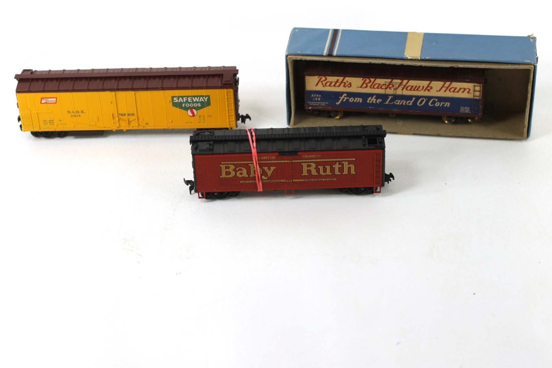 Lot of 3 HO Scale Train Cars with Advertising (1 of 6)