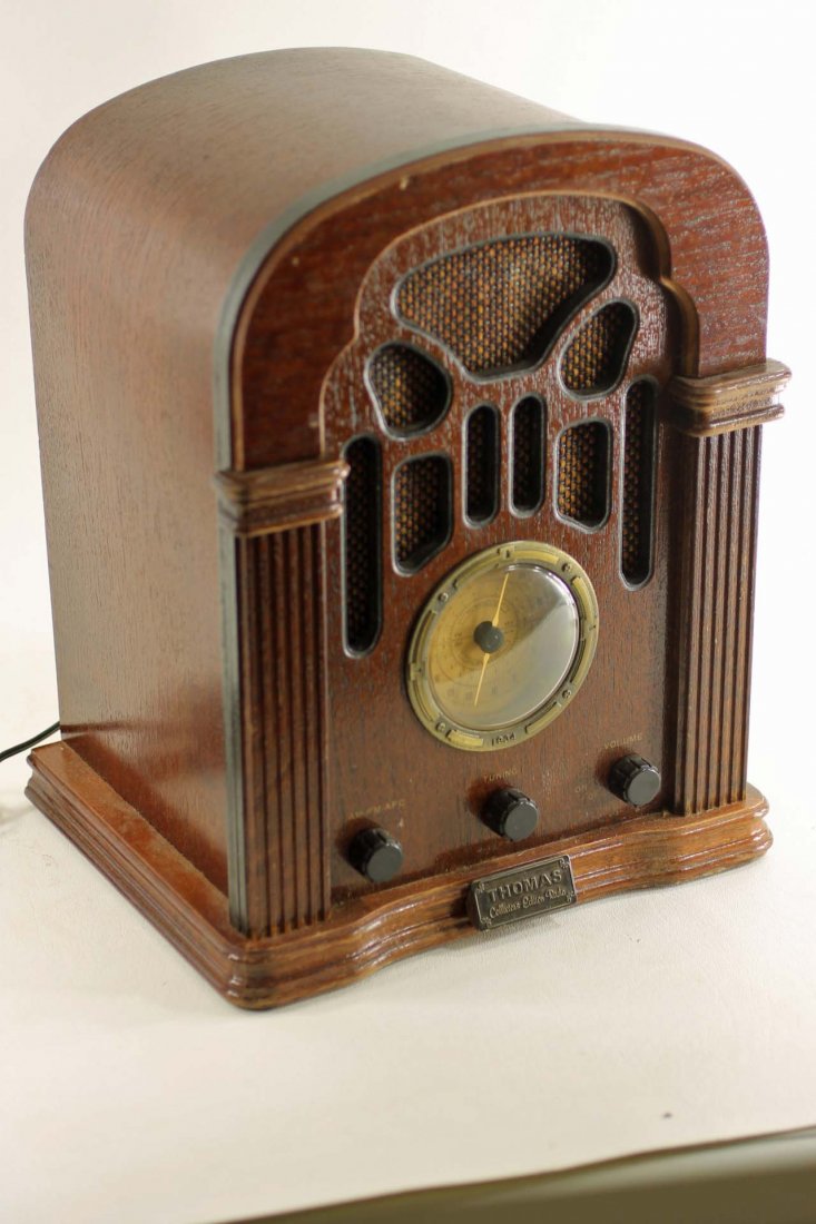 Thomas Collectors Edition Wood Radio with Cassette (1 of 7)