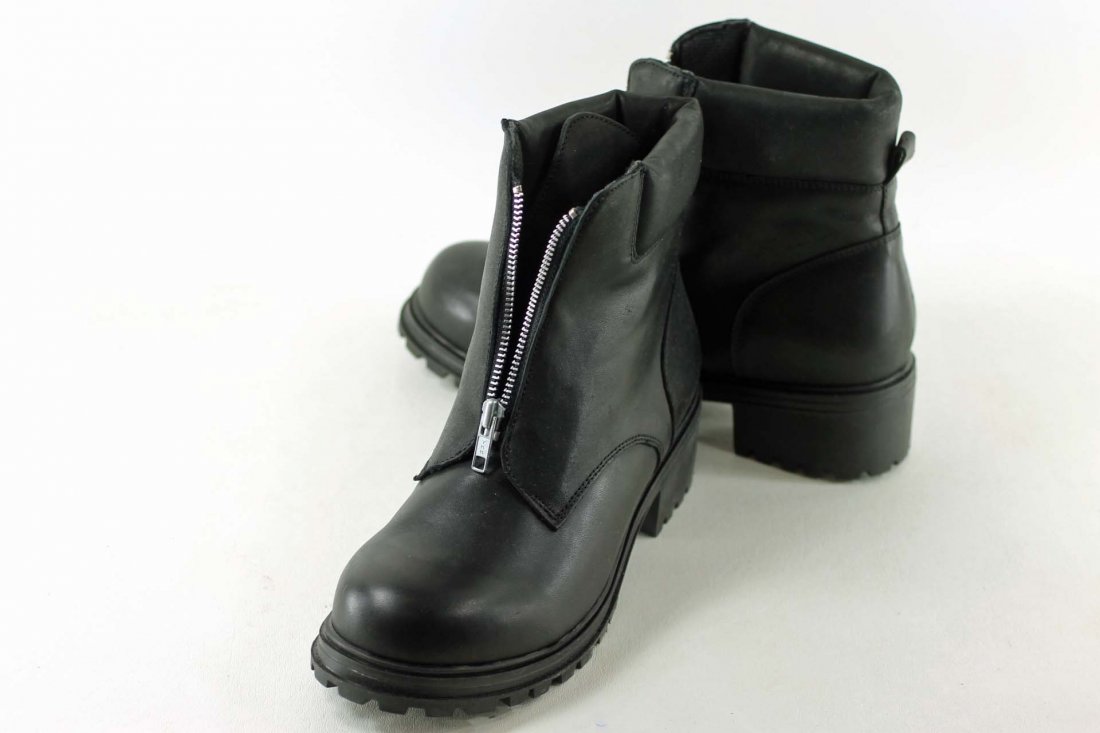 Barbo Boots Women's Size 9 1/2 (1 of 2)